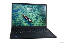 En examen : Lenovo ThinkPad X1 Carbon G10, échantillon d'essai fourni par Lenovo Allemagne