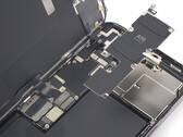 Assembler un 14 Pro Max a coûté cher, comme il s'avère. (Source : iFixit)