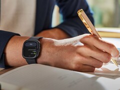 Google confirme qu'aucune nouvelle smartwatch Fitbit ne viendra s'ajouter aux modèles existants comme la Sense 2 (ci-dessus). (Source de l'image : Fitbit)