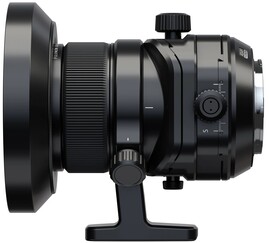 Le GF30mmF5.6 T/S avec son capuchon et sa monture pour trépied (Image Source : Fujifilm)