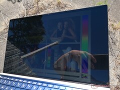 ZenBook UX534 - À l'extérieur en plein soleil.