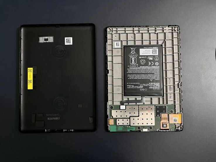 La batterie d'un Kindle Paperwhite peut être remplacée, mais l'ouverture du boîtier n'est pas simple.