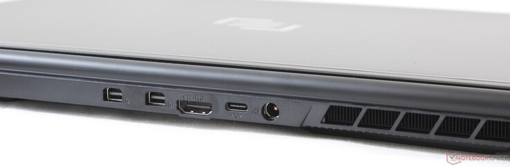 A l'arrière : 2 mini DisplayPort, HDMI, USB C, entrée secteur.