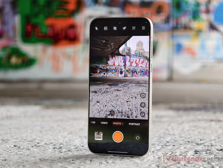 L'Oppo Find X9 Pro. (Source de l'image : Notebookcheck)