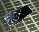 La RTX 4090 Founders Edition a été lancée en octobre 2022 avec 24 Go de mémoire GDDR6X. (Source de l'image : Notebookcheck, Unsplash, édité)