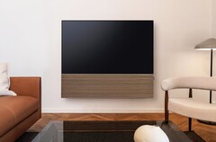 Samsung associe le téléviseur OLED Smart TV S99H à une barre de son élégante dotée d'une façade en bois.