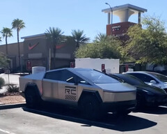 Le Cybertruck dans sa version RC_BUILD ENGINEERING PROTOTYPE (Image source : Tesla Uber Guy)