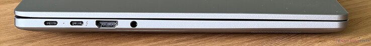 À gauche : USB-C 3.2 Gen 1 (5 Gbit/s, DisplayPort ALT mode, Power Delivery), USB-C 4.0 avec Thunderbolt 4 (40 Gbit/s, DisplayPort ALT mode, Power Delivery), HDMI 2.0, audio 3,5 mm