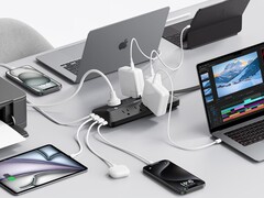 La nouvelle multiprise 12 en 1 d'Anker est similaire à l'ancienne multiprise USB de la marque (ci-dessus). (Source de l'image : Anker)