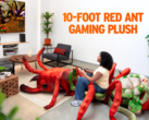 La peluche Grounded 2 sur le thème de la fourmi rouge géante Buggy Mount (image source : Xbox Wire)