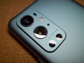 Certains combinés OnePlus 9 Pro souffrent de problèmes de surchauffe. (Image source : Izzy Jiang)