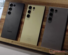 Une maquette du Galaxy S24 Ultra s'il avait trois caméras à l'arrière. (Source de l'image : Notebookcheck - édité)