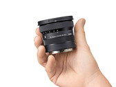 Le plus petit et le plus léger des zooms APS-C ultra-larges au monde (Image Source : SIGMA)
