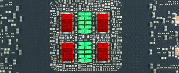 Nvidia GeForce RTX 3080 Founder's Edition - quatre POSCAPs, deux MLCC clusters.
