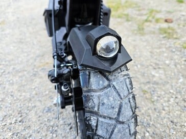 Ausom L2 Max Light (img source:notebookcheck)