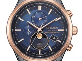 Gros plan sur la montre Citizen BY1036-53L Eco-Drive à phase de lune, dotée d’un cadran bleu, d’une lunette couleur or rose, d’un boîtier en acier inoxydable noir et d’un affichage analogique de la phase de lune à 6 heures