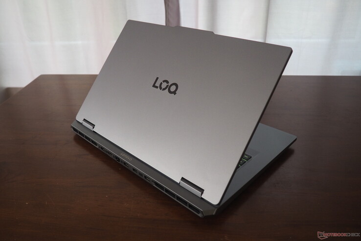 Lenovo LOQ 17
