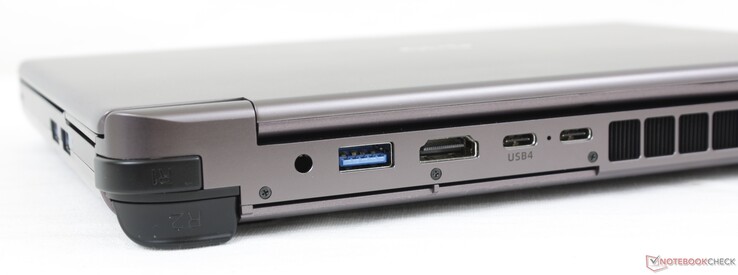 Arrière : USB-A 3.2 Gen. 2, HDMI 2.1, USB-C 4 avec DisplayPort + Power Delivery, USB-C avec Thunderbolt 4 + DisplayPort + Power Delivery