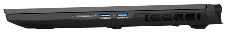 Côté droit : Lecteur de carte mémoire (SD), 2x USB 3.2 Gen 1 (USB-A)