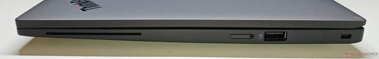 A droite : Lecteur de carte à puce, emplacement nano-SIM, USB-A 3.2 Gen 1 (5 Gbit/s, toujours activé), verrou Kensington