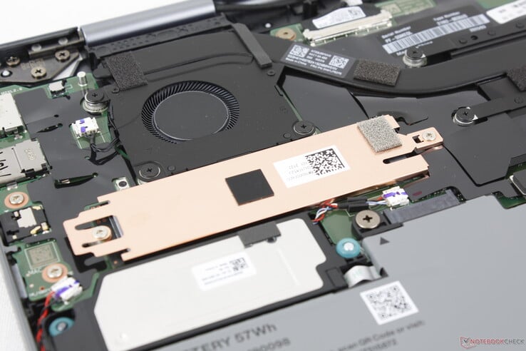 Le SSD M.2 primaire est équipé de son propre dissipateur de chaleur