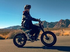 Le Himiway C5 est doté d'un système de suspension complet. (Source de l'image : Himiway)