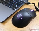 Les souris sans fil MM730 et MM731 de Cooler Master, super légères et durables, sont maintenant disponibles à partir de 79 USD