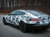 La Tesla Model S atteint une autonomie record de 750 miles sur les routes glacées du Michigan grâce à une nouvelle batterie ONE