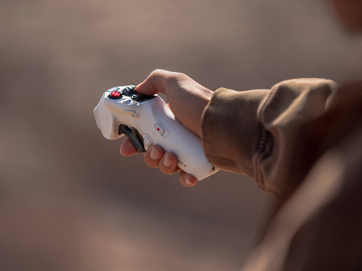 Le contrôleur Antigravity A1 Grip. (Source de l'image : Insta360)