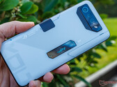 Le ROG Phone 7 Ultimate pourrait bientôt être remplacé par un successeur équipé d'un Snapdragon 8 Gen 3. (Source de l'image : Notebookcheck)