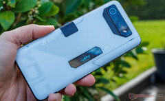 Le ROG Phone 7 Ultimate pourrait bientôt être remplacé par un successeur équipé d&#039;un Snapdragon 8 Gen 3. (Source de l&#039;image : Notebookcheck)