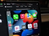 L'interface CarPlay Apple de cette Tesla Model 3 est diffusée à partir d'un Pi Raspberry fonctionnant sur une version personnalisée de Android (Image : Michał Gapiński)