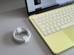 En Europe, la boîte ne contient qu'un câble USB.