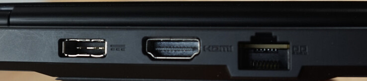 Ports à l'arrière : Alimentation, HDMI 2.1 (8K/60 Hz), port LAN (2,5 Gbit/s)