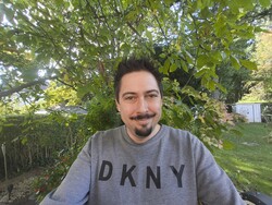 Selfie (15 mm)
