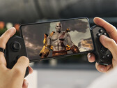 Le smartphone Android phare de dernière génération a mieux réussi à émuler les jeux testés. Photo : God of War 3 en cours d’émulation sur un smartphone (image retouchée).
