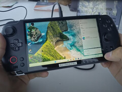 Le GPD Win 5 ressemble à un GPD Win 4 surdimensionné avec des boutons repositionnés. (Source de l'image : GPD)
