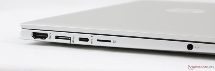À gauche : HDMI 2.0, USB-A 5 Gbps, USB-C 10 Gbps avec PD et DisplayPort 1.4, lecteur MicroSD, audio combiné 3,5 mm