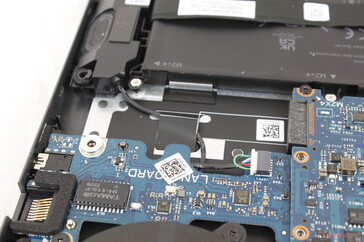 L'emplacement SSD secondaire M.2 2280 PCIe4 x4 est désactivé dans notre configuration