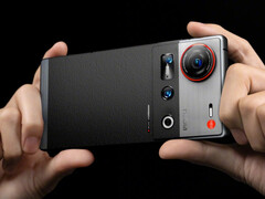 Le Nubia Z80 Ultra devrait présenter diverses améliorations par rapport à l'actuel Nubia Z70S Ultra, illustré. (Source : Nubia)