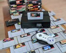 La console Polymega peut lire des jeux originaux de PS1, NES, Super Nintendo et même Sega Saturn (Image : Polygon)