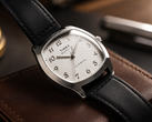 La Timex Marlin Tonneau TW2Y84300IK possède un cadran blanc