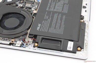 Total de 6 haut-parleurs intégrés (2 haut-parleurs d'aigus, 4 haut-parleurs de graves)