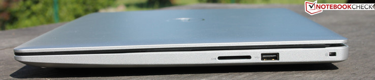 Côté droit : lecteur de carte, USB 3.0, verrou de sécurité Kensington