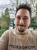 Selfie avec l'appareil photo principal du Huawei Mate X6 (mode portrait)