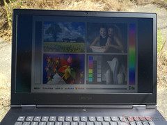 Lenovo Legion Y730 - À l'extérieur en plein soleil.