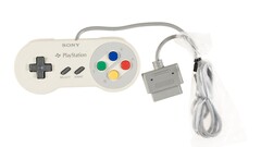 La manette provient d'une console développée conjointement par Sony et Nintendo. (Source de l'image : Heritage Auctions).