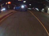 La Tesla Model 3 enregistre une poursuite pour rage au volant et le harcèlement d'un conducteur de VE par des propriétaires de camions Ford et Chevy alors que les appels au 911 tombent à l'eau