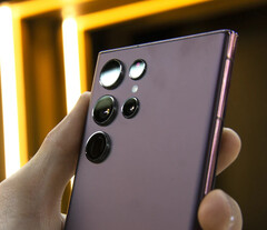 Il semble que Samsung n'apportera pratiquement aucun changement extérieur entre le Galaxy S22 Ultra, en photo, et le Galaxy S23 Ultra. (Image source : Zana Latif)