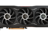 La Radeon RX 6750 XT offre des améliorations au niveau du Game Clock et de la vitesse de la mémoire par rapport à la RX 6700 XT. (Image Source : AMD)